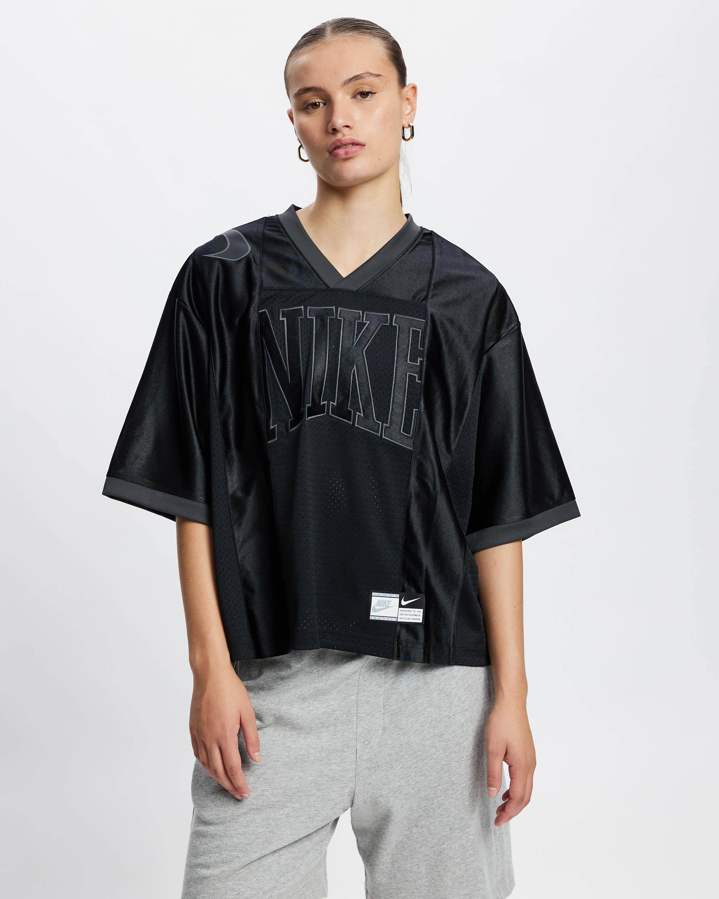 Nike Women s Sportswear Street Oversized Graphic Jersey