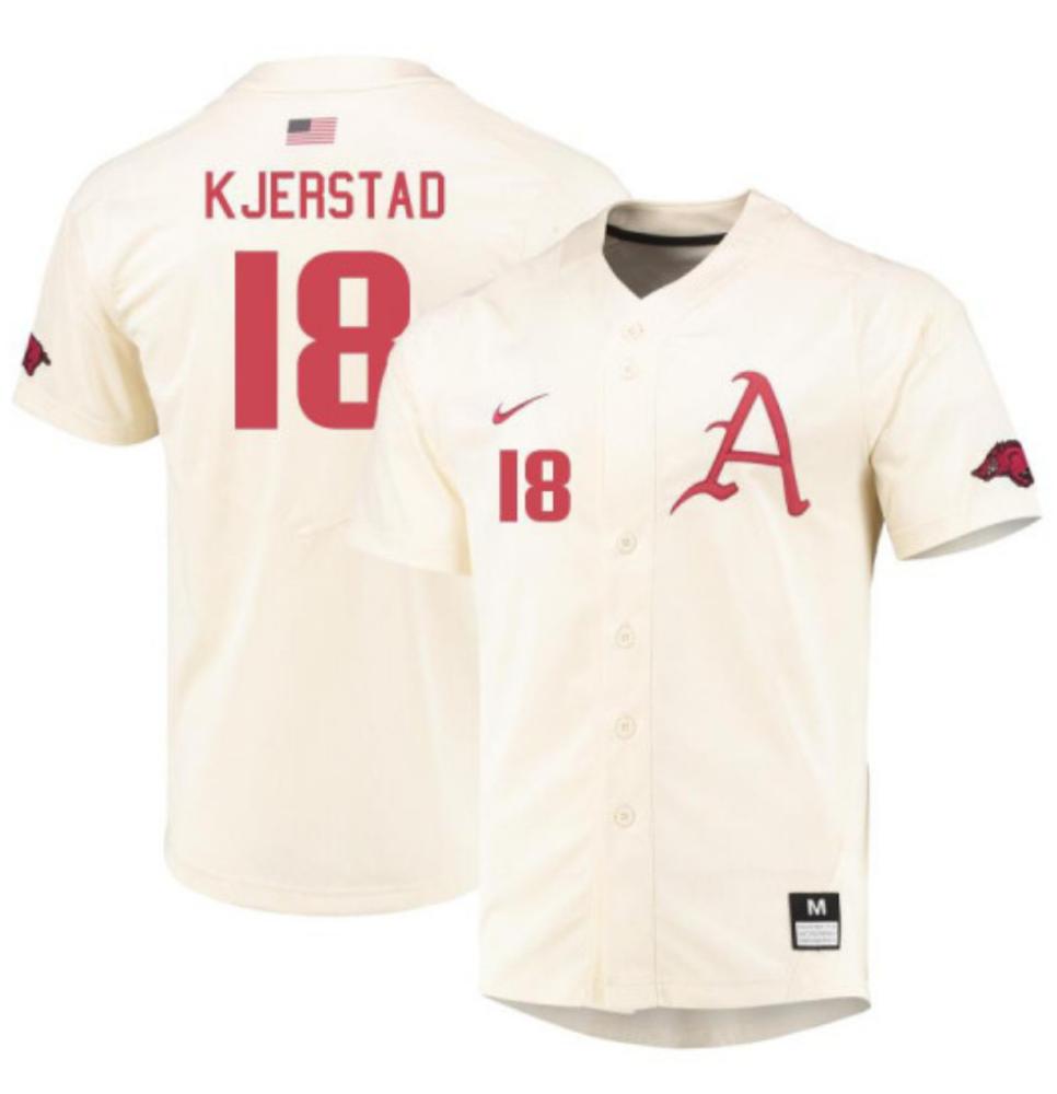 Mens Arkansas Razorbacks 18 Authentic Heston Kjerstad Alumni Jersey   Cream